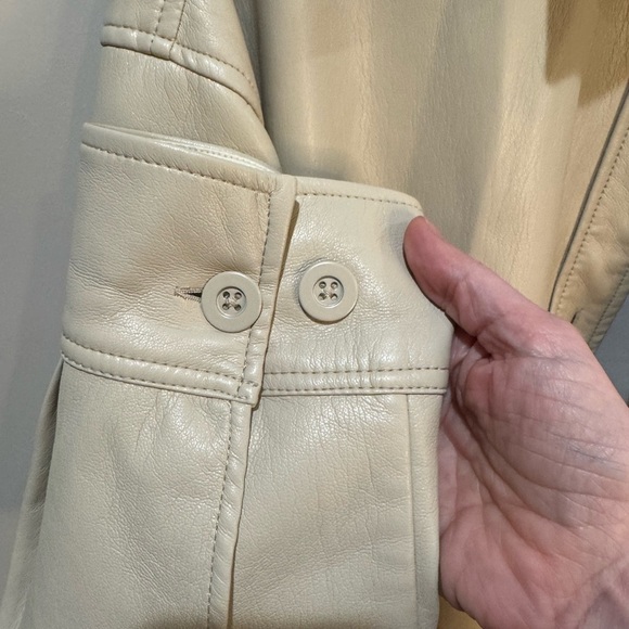 Aritizia Babaton Pelli Vegan Leather Shirt Jacket Cream Small Oversized - Picture 5 of 8